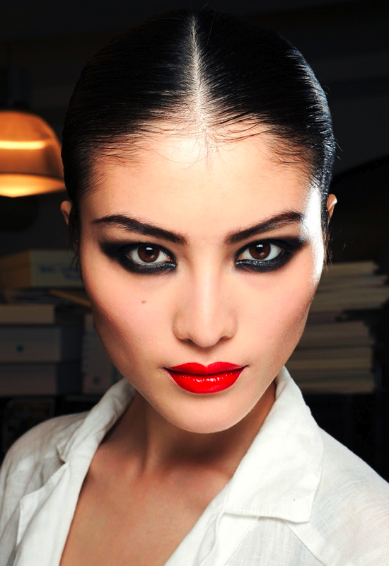 Smokey eyes для новогодней ночи (фото 7)