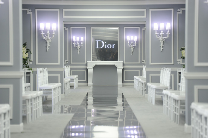Показ Dior Couture в Шанхае (фото 1)