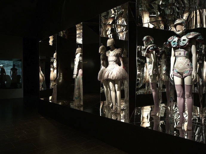 Ретроспектива МакКуина в MЕТ (фото 2)