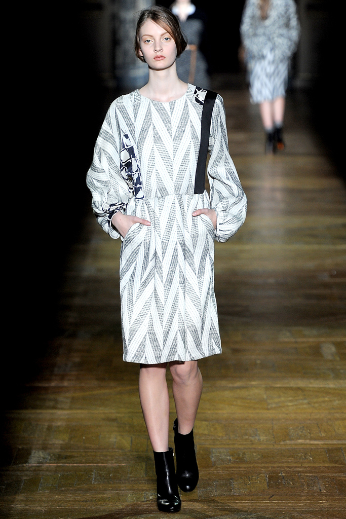 15 лучших платьев осени 2011 (фото 3)