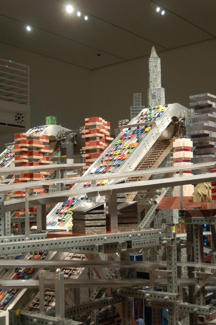 Инсталляция Криса Бурдена в действии (фото 3)