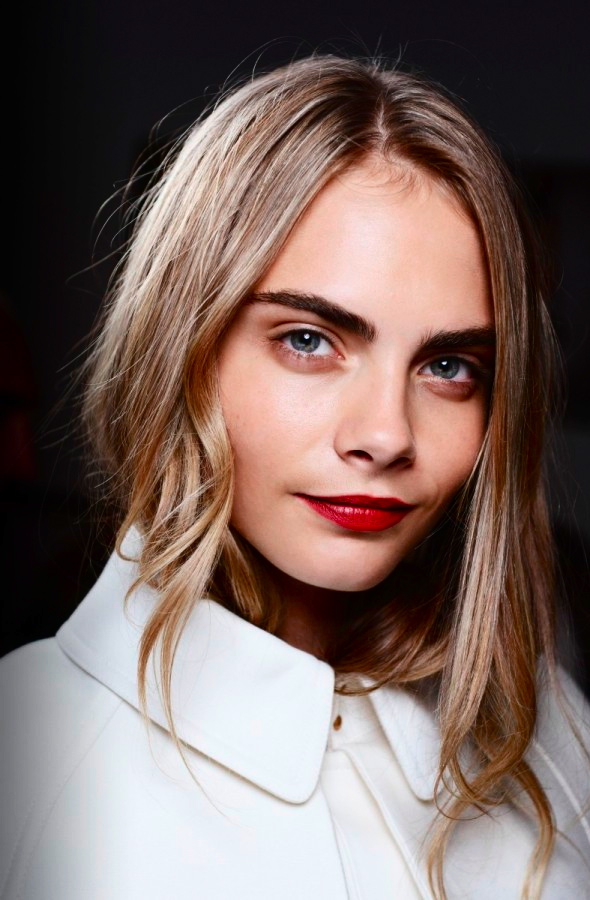 Элегантный красный на показе Burberry Prorsum (фото 4)