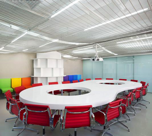 Офис-радуга в Пекине (фото 1)