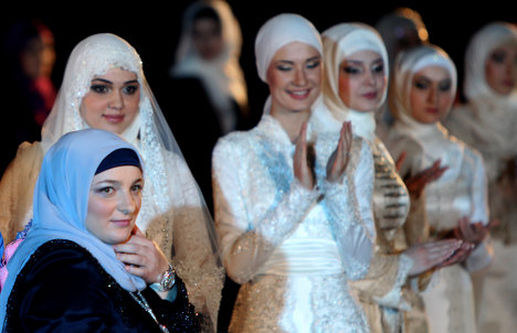 Жена Кадырова покоряет мир моды (фото 1)