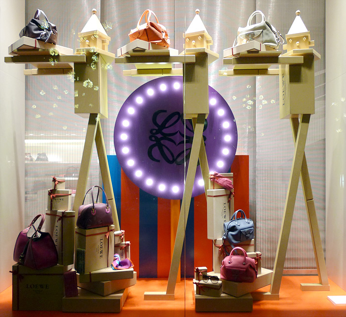 Лучшие витрины мира: Loewe в Париже (фото 1)