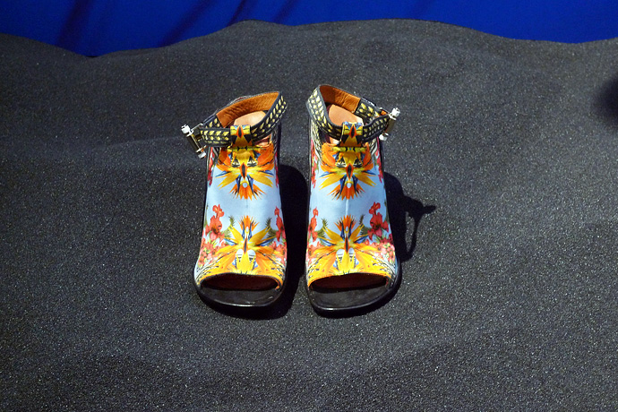 Лучшие витрины мира: Givenchy в Париже (фото 2)