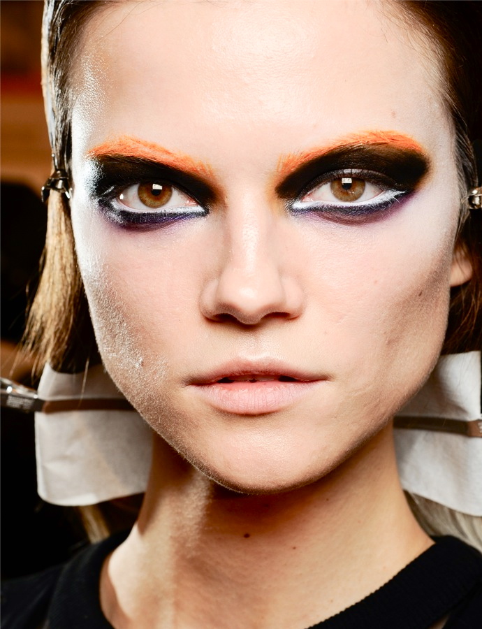 Многоцветная графика на показе Prada (фото 6)