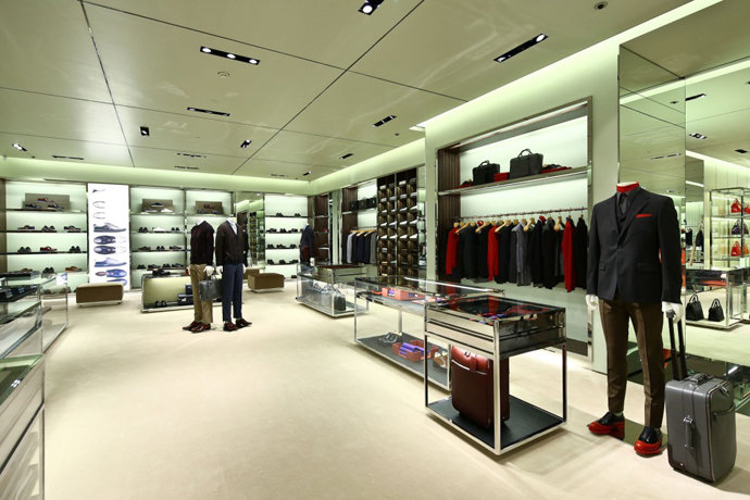 Первый магазин Prada в Тайюане (фото 2)