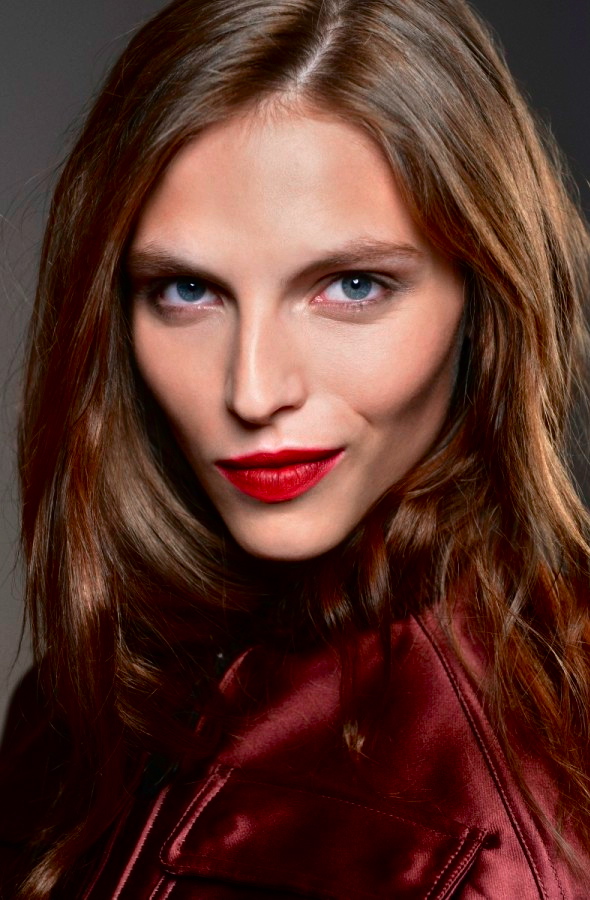 Элегантный красный на показе Burberry Prorsum (фото 2)