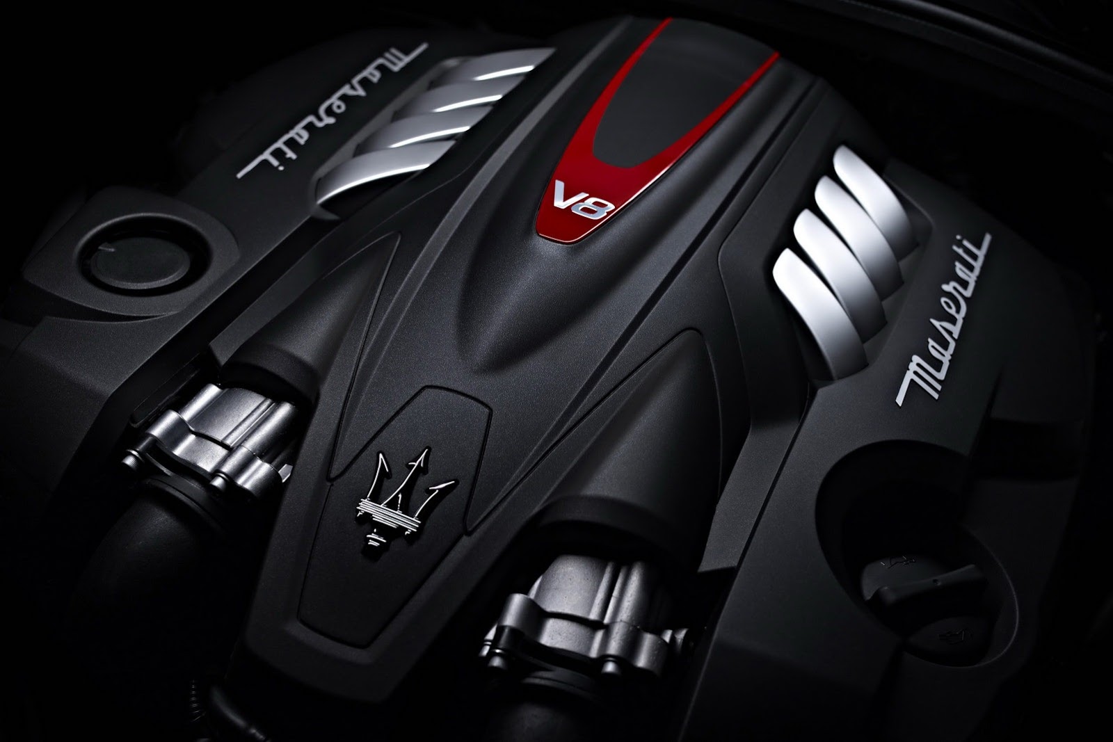 Новый спортивный седан Maserati Quattroporte (фото 5)