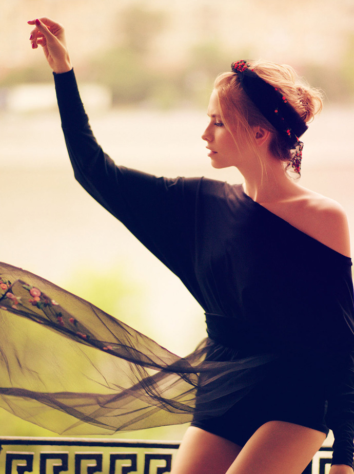 Показ Ulyana Sergeenko Сouture в Париже (фото 7)