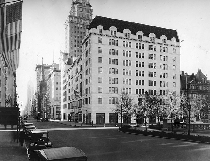 "Бергдорф Гудман: Больше века на вершине модного олимпа" (фото 1)