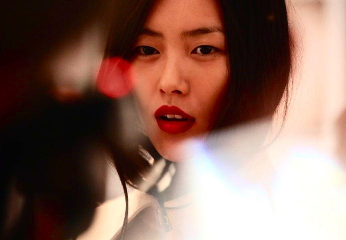 Элегантный красный на показе Burberry Prorsum (фото 8)