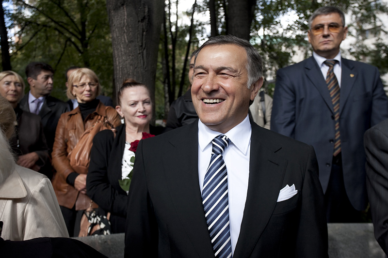 В Москве открыли памятник Муслиму Магомаеву (фото 8)