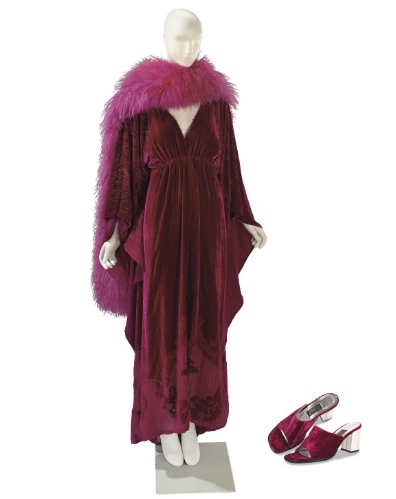 Выставка личных вещей Элизабет Тейлор (фото 16)