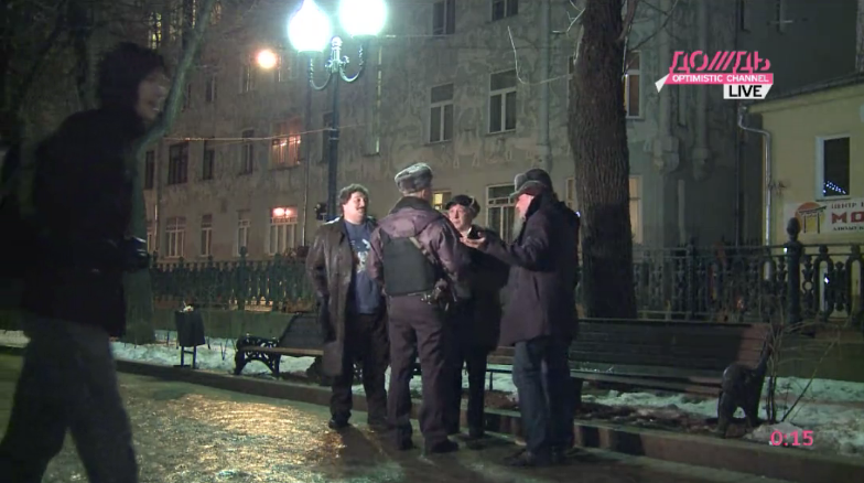 "Где Навальный - там полиция" (фото 3)