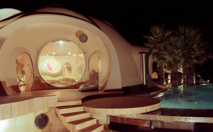 Футуристичный дом Пьера Кардена (фото 5)