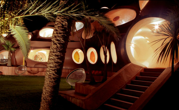 Футуристичный дом Пьера Кардена (фото 4)