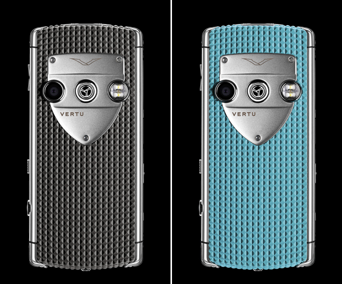 Новая модель телефона Vertu (фото 1)