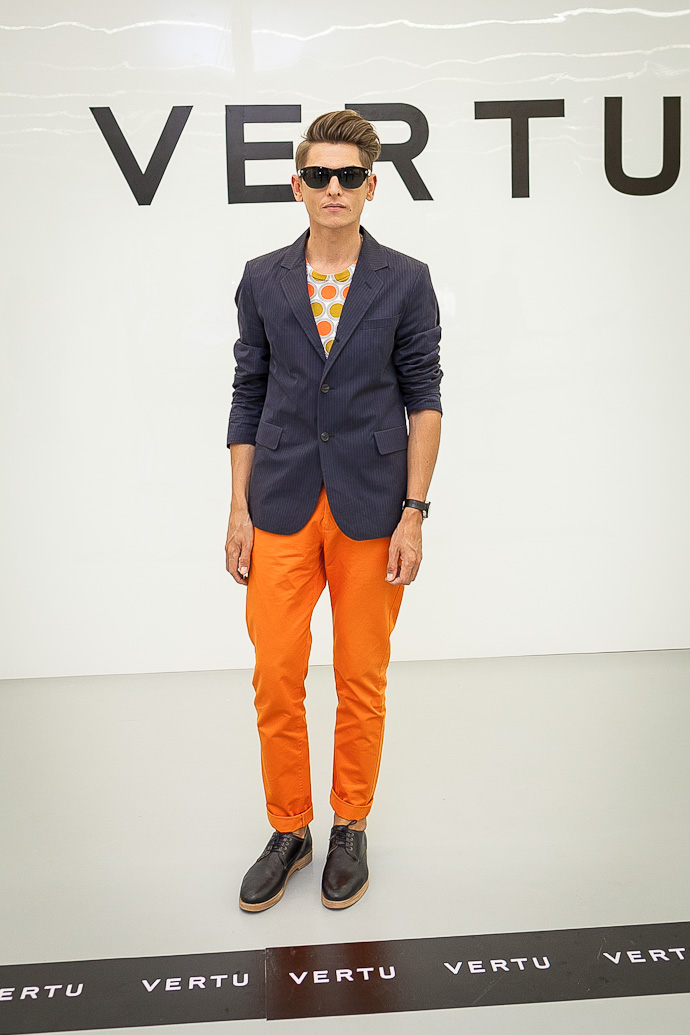 Презентация благотворительной модели Vertu (фото 5)