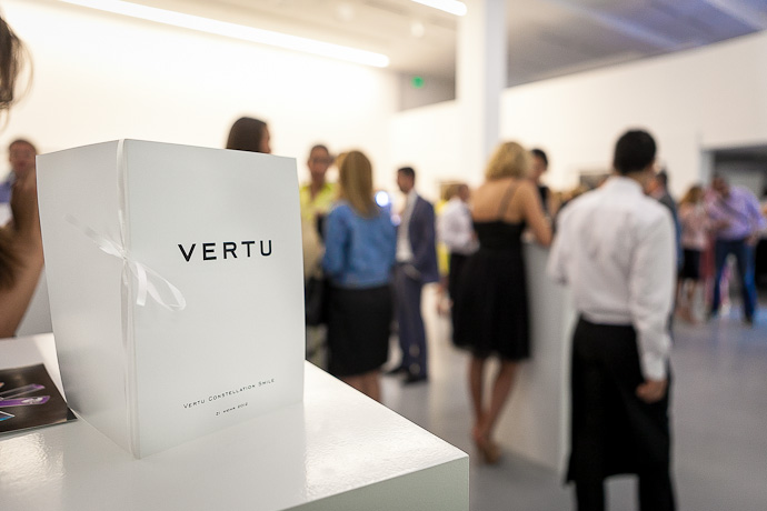 Презентация благотворительной модели Vertu (фото 3)