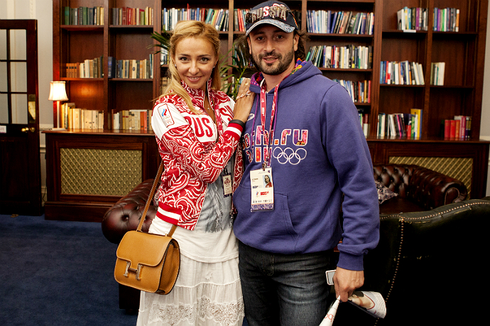 С широко раскрытым флагом (фото 8)