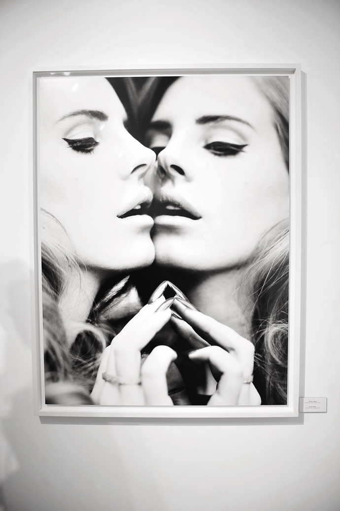 Открытие выставки Брайана Адамса (фото 17)