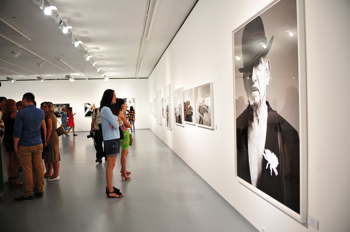 Открытие выставки Брайана Адамса (фото 33)