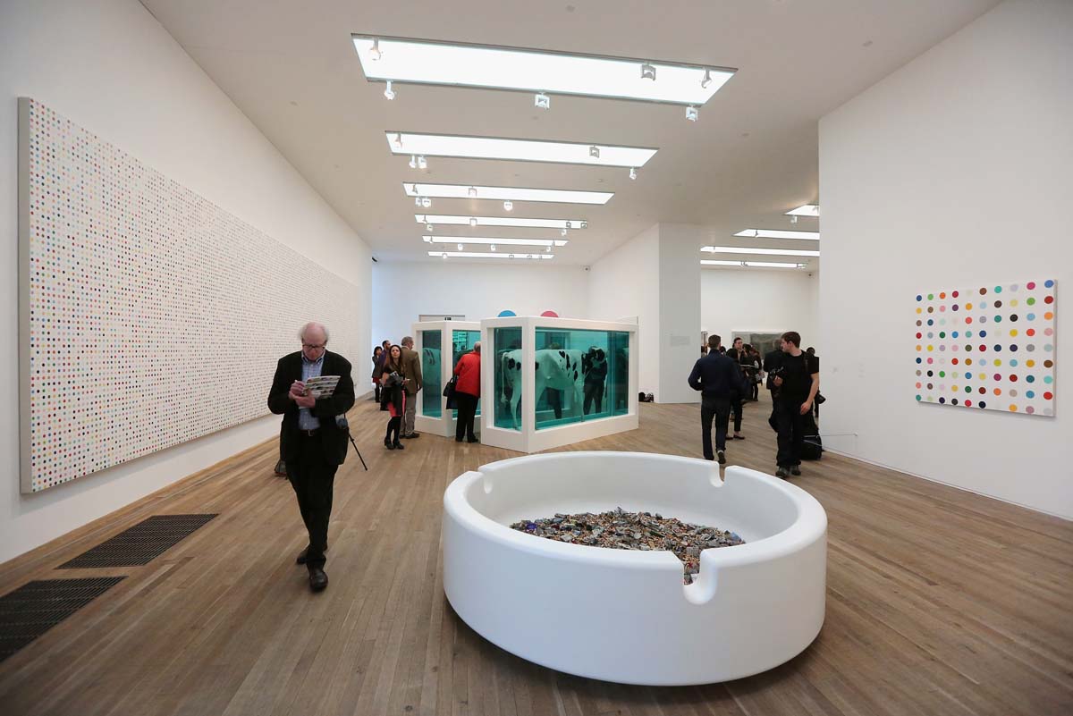 Дэмиен Хёрст в Tate Modern (фото 1)