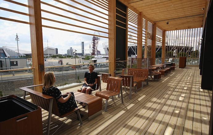 Самый большой McDonald's в мире (фото 4)