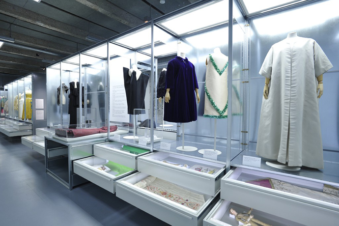 Выставки Comme Des Garcons и Balenciaga в Париже (фото 9)