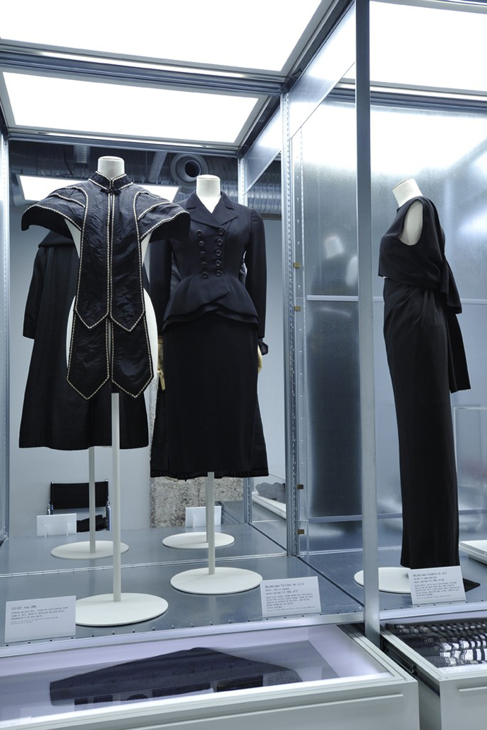 Выставки Comme Des Garcons и Balenciaga в Париже (фото 10)