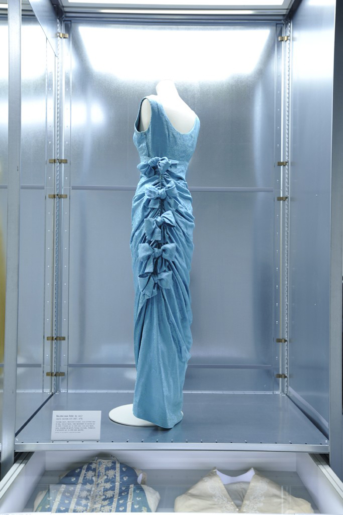 Выставки Comme Des Garcons и Balenciaga в Париже (фото 11)