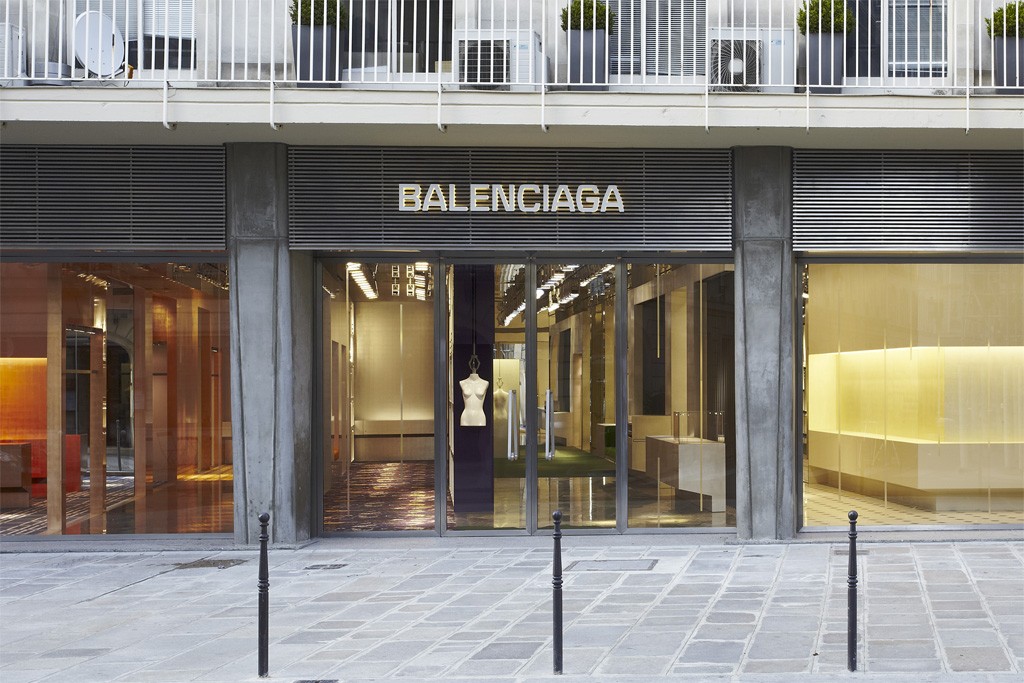 Новый флагманский бутик Balenciaga в Париже