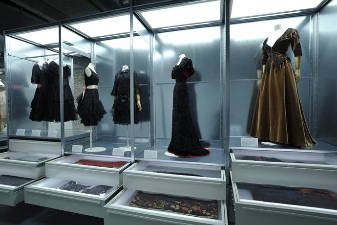 Выставки Comme Des Garcons и Balenciaga в Париже (фото 14)