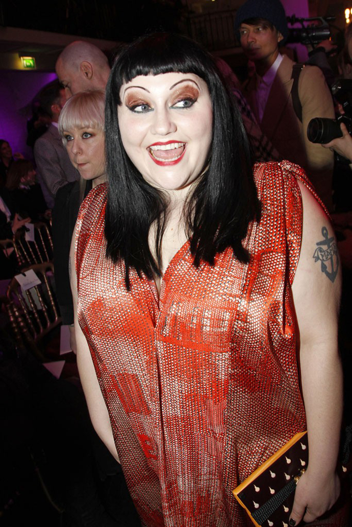 Гости парижских показов. Часть 3 (фото 9)