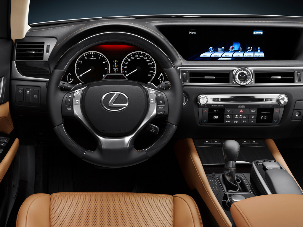 Долгожданный Lexus GS (фото 3)