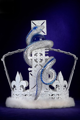 Короны дизайнеров к "бриллиантовому юбилею" (фото 8)