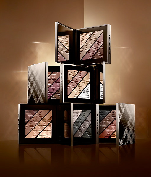 Новые палетки для глаз Burberry (фото 1)