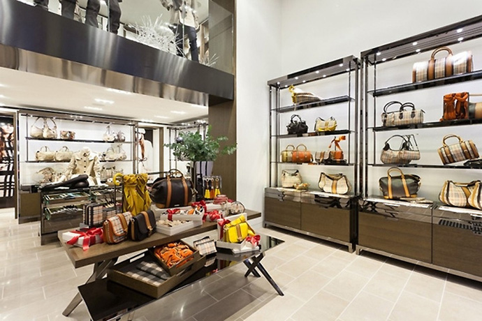 Первый магазин Burberry в Стокгольме (фото 3)