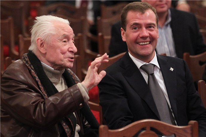 Дмитрий Медведев сходил в Большой театр (фото 3)