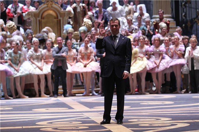 Дмитрий Медведев сходил в Большой театр (фото 4)