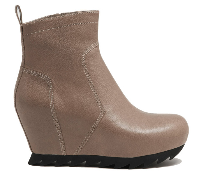 Бежевая обувь на осень (фото 18)