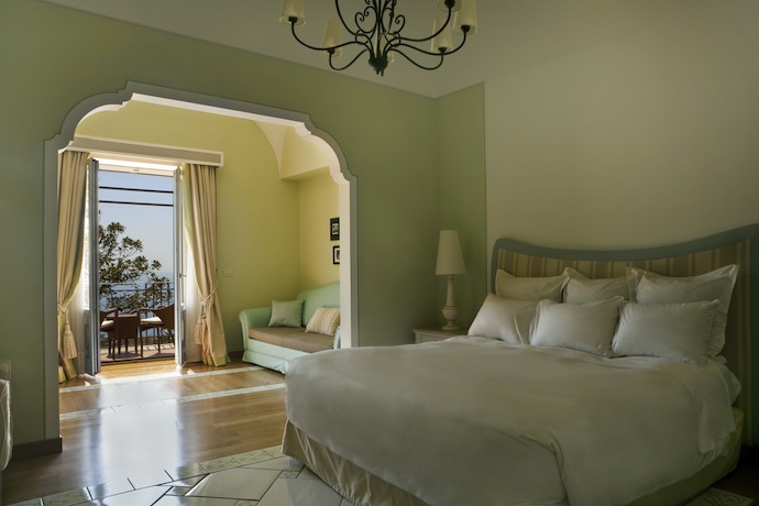 Tiberio Palace на острове Капри (фото 12)