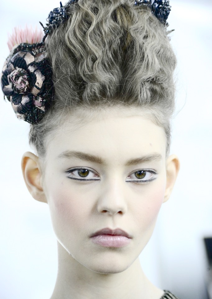 "Мария Стюарт" на показе Chanel Metier d'Arts (фото 2)