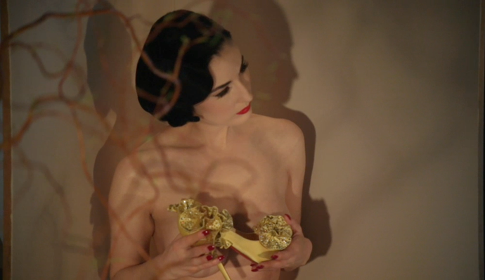 Фильм в честь книги Christian Louboutin (фото 3)