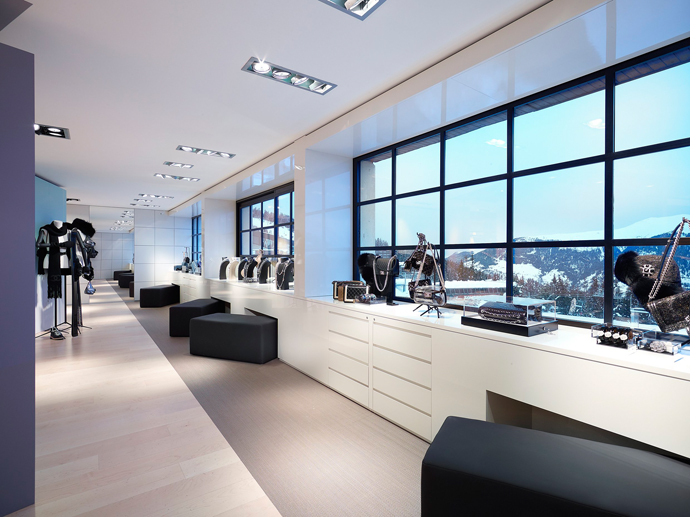 Pop-up-бутик Chanel в Куршевеле (фото 8)