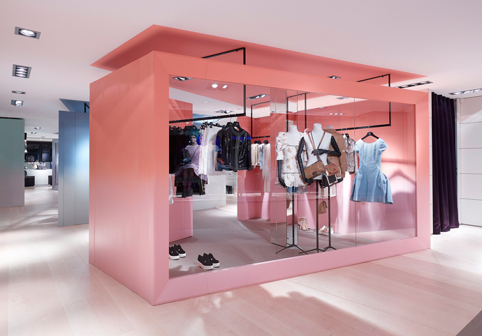 Pop-up-бутик Chanel в Куршевеле (фото 7)