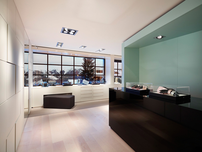 Pop-up-бутик Chanel в Куршевеле (фото 9)