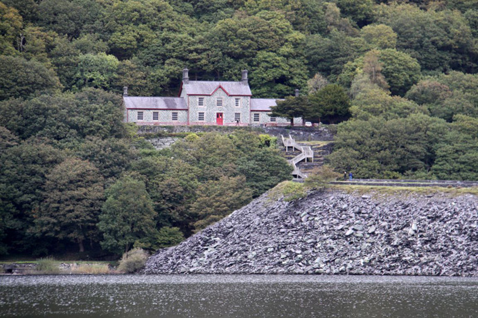 Наши скупают недвижимость в Англии (фото 2)